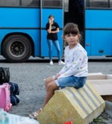 Кириленко: Майже 400 дітей із сім&#039;ями потрібно евакуювати з найгарячіших точок Донбасу