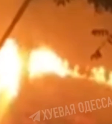 Росіяни атакували Одесу &quot;Шахедами&quot; та &quot;Калібрами&quot;: в ОВА розповіли про пожежі у місті