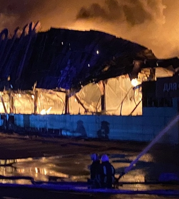 Внаслідок атаки окупантів на Одесу виникла пожежа в одному з гіпермаркетів - ЗМІ