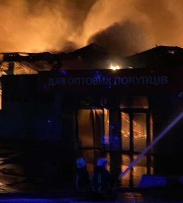 Атака на Одесу: після падіння уламків спалахнуло кілька пожеж