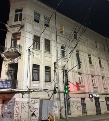 Балкон у Львові упав з четвертого поверху разом з 43-річним мешканцем: у мерії повідомили подробиці