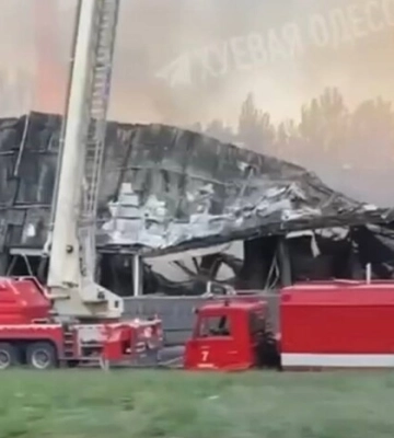 Який вигляд має гіпермаркет в Одесі після нічної атаки: відео