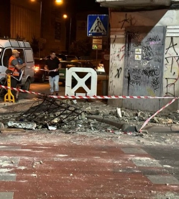 У Львові обвалився балкон разом з людиною (відео)