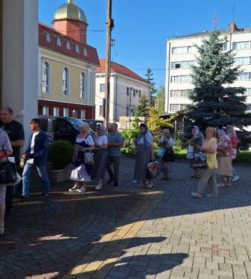 Що святять на Маковія у Луцьку. Фоторепортаж