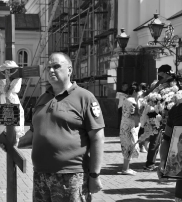 Декілька днів не дожив до 38-річчя: у Луцьку провели в останню дорогу Героя Олександра Чертіліна