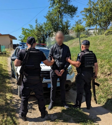 На Іршавщині зловмисник викрав з будинку односельчанки гаманець з грошима
