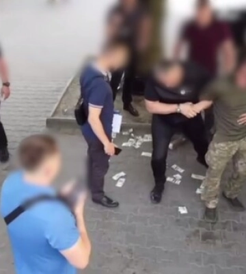 Выдача фиктивных справок уклонистам в сговоре с ВВК: в Хмельницкой области арестовали военного ТЦК