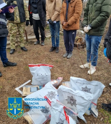 У Южноукраїнську затримали угруповання, яке виготовляла та збувала наркотики