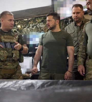 Зеленський відвідав бригади, які ведуть наступальні дії в Донецькій області