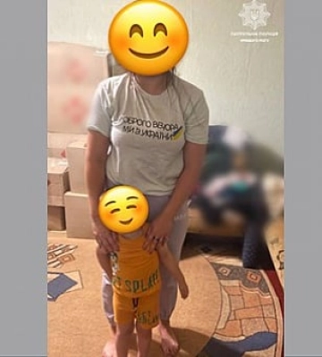 Патрульні Кривого Рогу допомогли трирічній дитині, яка зачинилася в квартирі