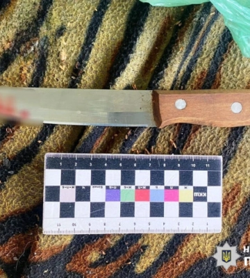 У Могилів-Подільському чоловік вдарив приятеля ножем
