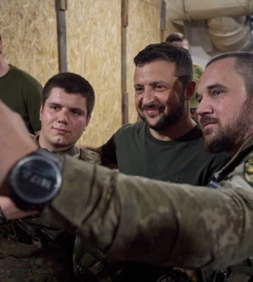 «Командири мають займатися війною, а не бюрократією». Зеленський після поїздки в Донецьку область пообіцяв рішення щодо ВЛК