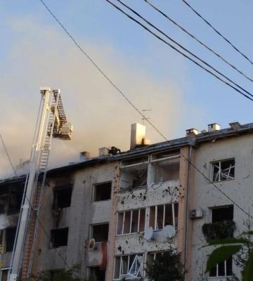 Наслідки ракетного удару на Львівщині: руйнування, пожежі (відео)