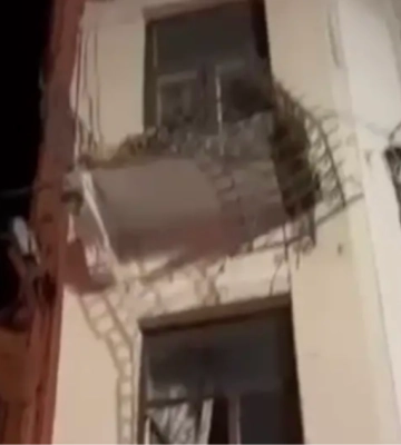 У центрі Львова обвалився балкон з чоловіком (ВІДЕО)