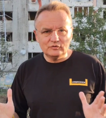 Наслідки ракетного удару на Львівщині: руйнування, пожежі (відео)