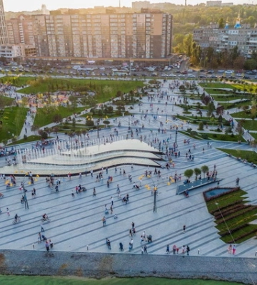 У Дніпрі планують звузити проїзну частину на Набережній Перемоги