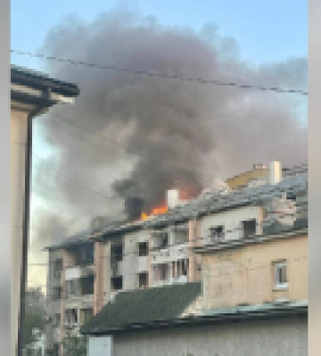 У Львові житлові будинки пошкоджені уламками збитих ракет, є постраждалі