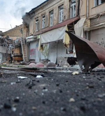 Минулої доби ворог здійснив 71 обстріл Херсонщини, поцілив у житлові квартали та будівлю школи, 9 людей дістали поранення
