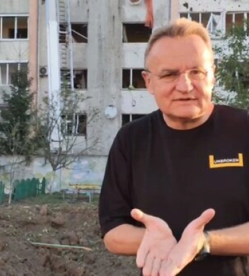 Удар по Львову: ракета прилетела во двор детсада, без жертв