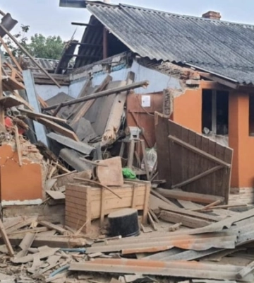 В Івано-Франківській ОВА показали наслідки падіння уламків ракет у регіоні