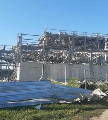 Рашисты утром обстреляли Славянск, жертв нет, поврежден завод. ФОТОрепортаж