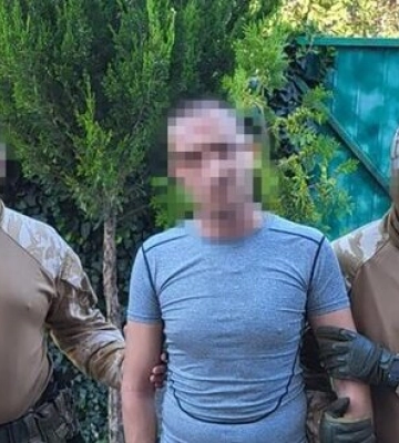Затримано пособника Росії, який у Херсоні допомагав проводити "русифікацію" дирекції "Укрпошти". ФОТО