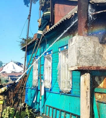 На Сумщині ворожий удар спричинив масштабну пожежу