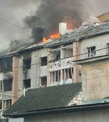 Пожежі, жертви, влучання у дитсадок і будинки: що відомо про ракетний удар по містах України