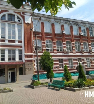 Навчальний рік 2023-2024 у Дніпрі: чи будуть цього року благодійні внески до фондів шкіл
