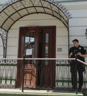 У Києві поліція вартує центральний вхід до Нижньої лаври