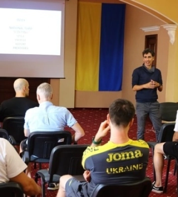 В Ужгороді завершився семінар футбольних тренерів, ініційований Ребровим