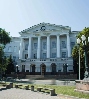 Навчальний рік 2023-2024 у Дніпрі: чи будуть цього року благодійні внески до фондів шкіл