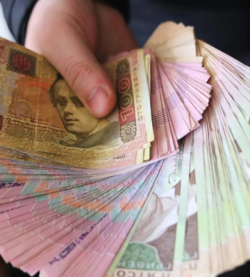 За особые заслуги: некоторым украинцам установлена надбавка к пенсии в размере 4200 грн