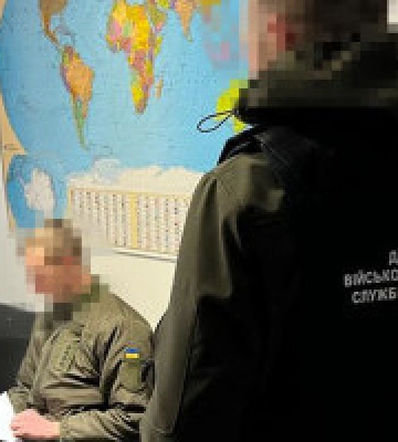 Правоохоронці викрили командирів військової частини з Київщини, які присвоїли 14 млн гривень “бойових” премій