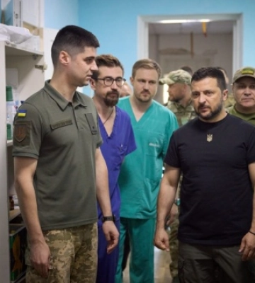 Зеленський відвідав поранених бійців у хірургічному відділенні на Запоріжжі