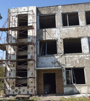 Вирва в подвір&#039;ї лікарні: показали наслідки влучання російської ракети на Черкащині
