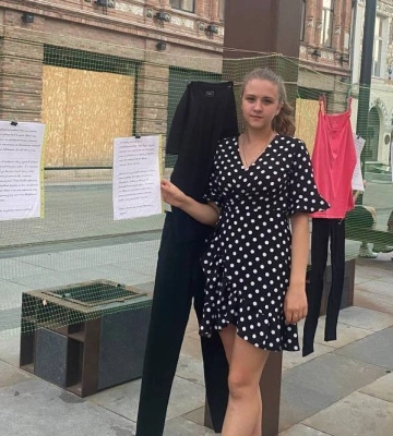 «Невинні»: у Дніпрі провели виставку одягу жертв сексуального насильства
