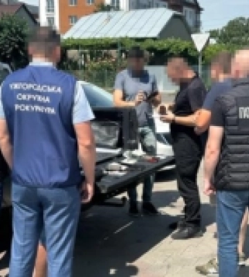 На Закарпатті викрили чергову схему продажу автомобілів, ввезених як гуманітарна допомога (ФОТО)