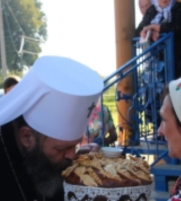 У Кияжі митрополит Михаїл освятив новий престол. ФОТО