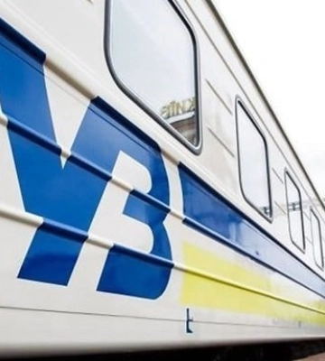 “Укрзалізниця” продовжила курсування “гірських шатлів” зі Львова до Карпат