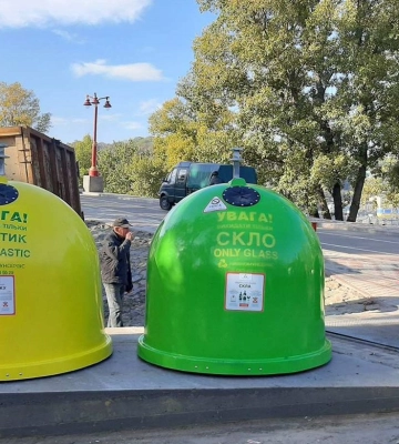 Контейнеры семи цветов: в Украине изменят методику раздельного сбора бытовых отходов