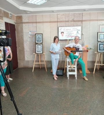 У Миколаєві відкрито виставку книжкової графіки