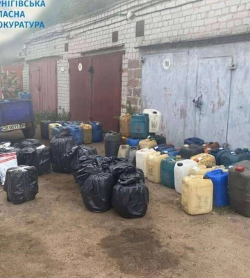 Чиновники коммунального предприятия воровали дизельное топливо и продавали его
