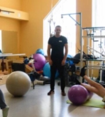Які послуги військовим та членам їх сімей пропонують у медичному центрі реабілітації учасників бойових дій Луцька