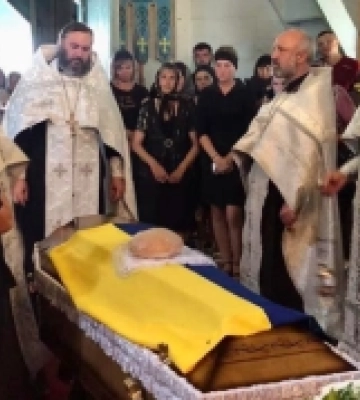 У селі на Волині провели в останню путь загиблого захисника