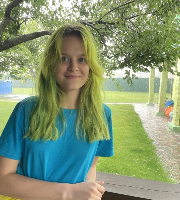 Стала Лесиевной: 16-летняя девушка из Киева сменила "отчество" на "по матери"