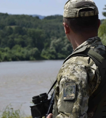 На Закарпатті впродовж доби зупинили 15 порушників кордону