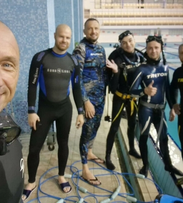 За три години прибрали уламки, землю та скло: як у Дніпрі проходить відновлення басейну «Метеор»