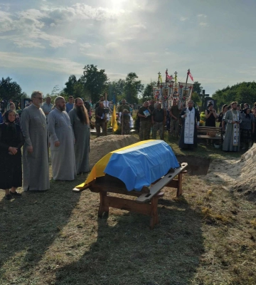 Не встиг створити власну сім&amp;#039;ю: на Волині провели в останню путь Героя Андрія Ходаковського