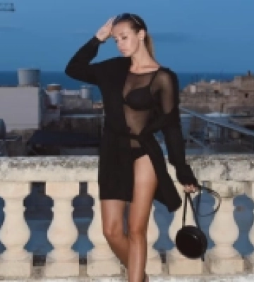 Фотографка з Луцька завела ютуб-канал, де вчить бути фотогенічними. ВІДЕО